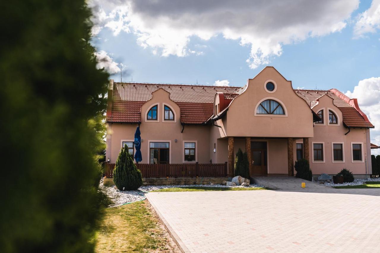 Motel Ard Sarovce Екстер'єр фото