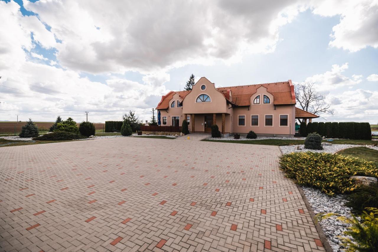 Motel Ard Sarovce Екстер'єр фото